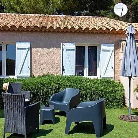 Hotel La Grande Auguiere, Familiale Et Spacieuse Au Coeur Du Vignoble Et A 300m De La